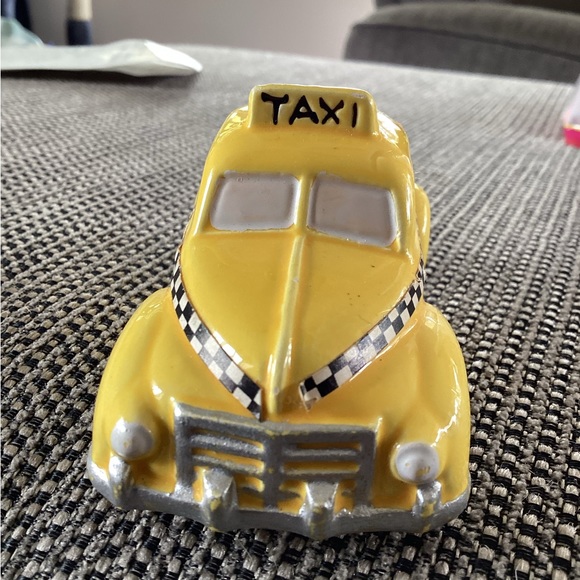 Vintage Dept. 56 Christmas 1987 Snow Village Yellow Taxi Cab Retired - Picture 4 of 5